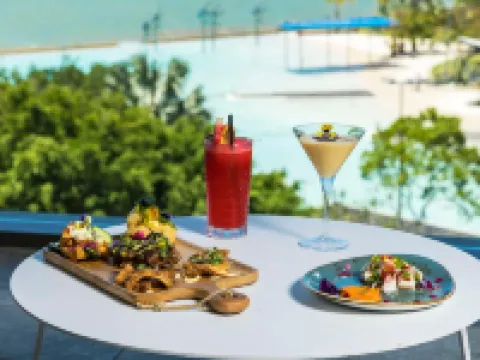 โรงแรมโอคส์เคส์ โรงแรมในแคนส์