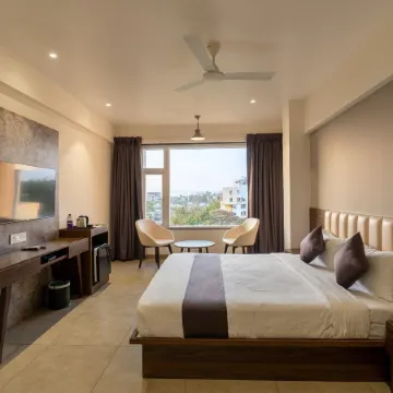 The Living Hub Business Hotel, Kolhapur