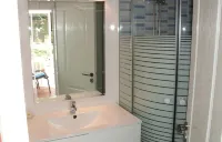 Quiet, cheerful apartment as the crow flies 300m from the beach