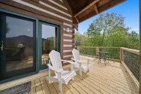 Spectacular Views, Hot Tub, and Pool Table - Stunning Cozy Retreat