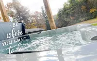 Heartwood♥ Cabin loft w/private HotTub, Hiking, Fishing, & Ziplines on 66 acres!