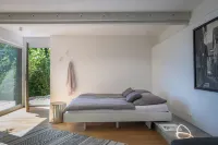 Modern Minimalistic Seeblick Design Studio mit Küche, Terrace und Parkplatz Hotels in Sipplingen