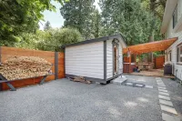 Farmhouse w/ Private Hot Tub < 1 Mile to Birch Bay