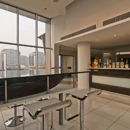 L'Eola Suites