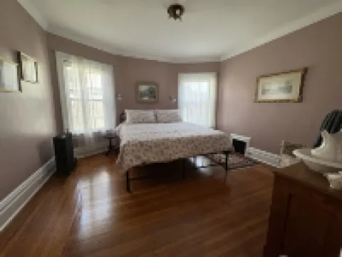 Williams House - 6-Bedroom Victorian Retreat & River Trailhead Hotels in Venango County