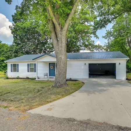 Serene Dry Ridge Vacation Rental w/ Nearby Fishing