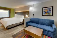 Holiday Inn Express & Suites Greenville Airport Hotels in Greer