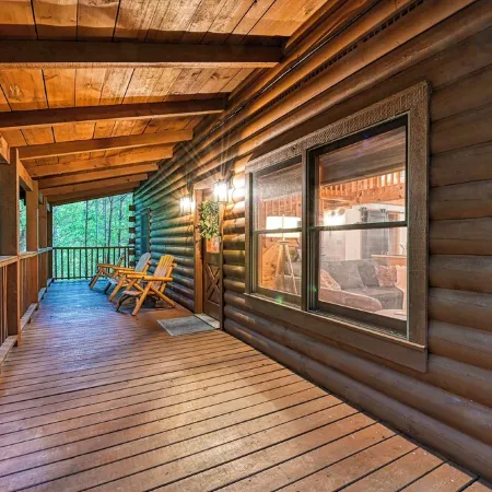 Sunset Vista 4BR Retreat with Stunning Mountain Views + Hot Tub + POOL!