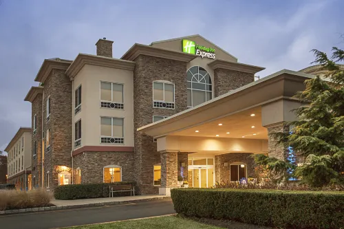 Holiday Inn Express & Suites LONG ISLAND-EAST END by IHG