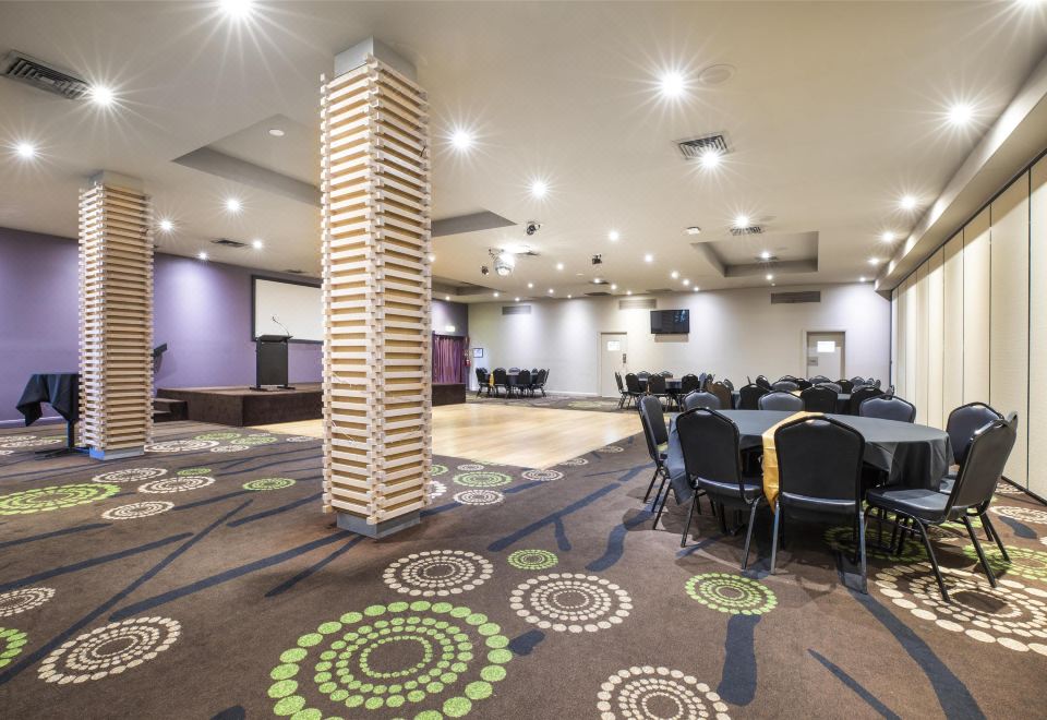 나이트캡 앳 월칭 마틸다 호텔