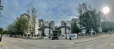 Hidanah Sutravilla Homestay Отели рядом с достопримечательностью «Teluk Cempedak»