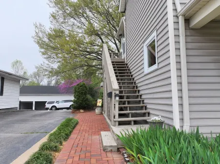 Renovated 1BR - 3 Block Walk to Casino - Clean, Quiet, Safe & Guest-Favorite