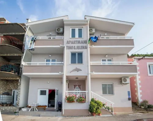 Apartments Tiho & Jelena Hotels in Metković