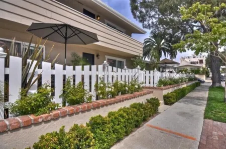 Enjoy Ocean View from Large Private Patio, A/C & Garage Отели рядом с достопримечательностью «Шерман Лайбрари & Гарденс»