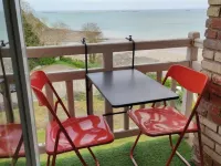 Beachfront apartment with full sea view