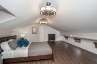 Heart of Mainstrasse Apt 4