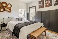 Lake Views • Modern Center Hill Home w/ Lake Trail