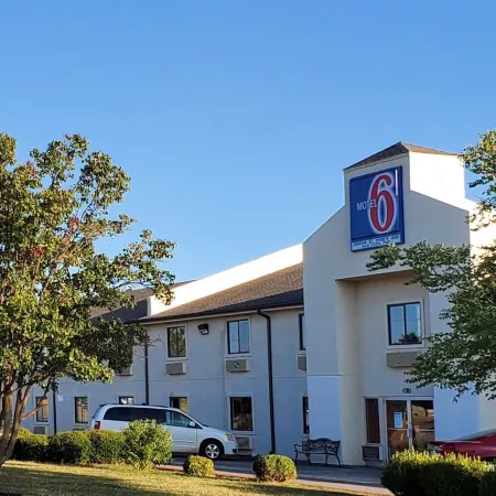 Motel 6 Elk City, OK