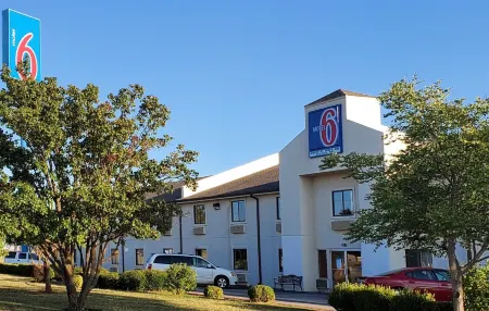 Motel 6 Elk City, OK