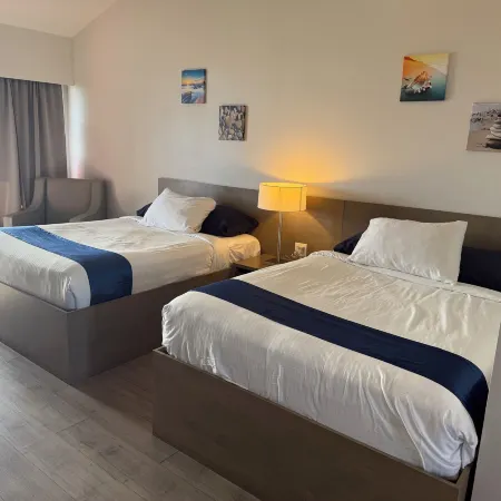 Sand Pebbles Inn