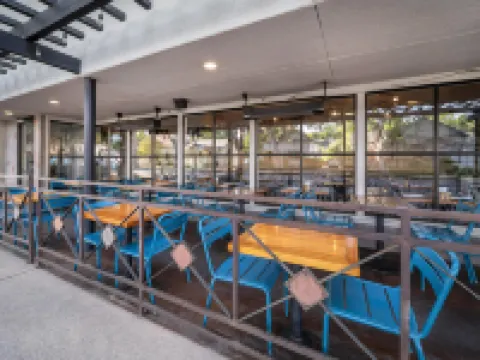 โรงแรมเบสท์เวสเทิร์นพลัส ปาล์มคอร์ท โรงแรมในเดวิส