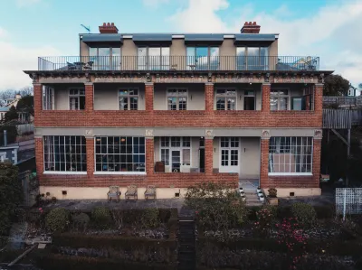 Dunedin House- Boutique Hotel Hotels near The Octagon