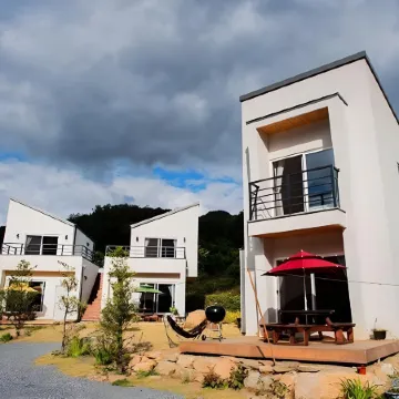 Danyang Sobaeksanganeungil Pension Отели рядом с достопримечательностью «Пещера Косу»