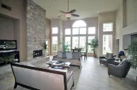 2 BR, Ground Floor Condo. Ocean & beach directly across the street - 2-Star