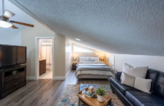 Spacious, 4Br Group Retreat , Fireplace, Deck with Views, Rmnp