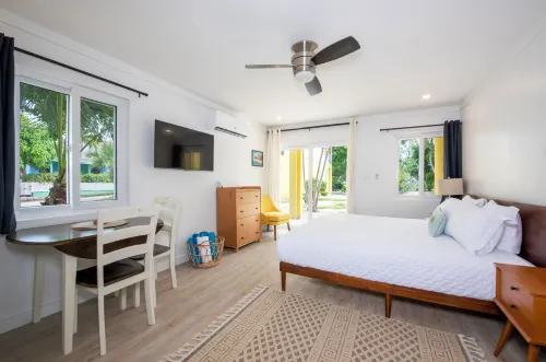 Laughing Bird Suites Hotels in Governor's Harbour