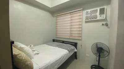 1-bedroom with AC and WiFi in fabulous Makati Hoteller i Paco