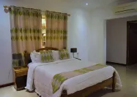 Family Villa-10 minutes to the beach Hotels in Au Cap