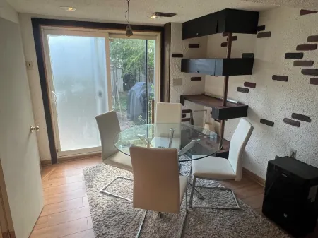 Cozy Studio Basement in a Quiet, Peaceful Neighborhood