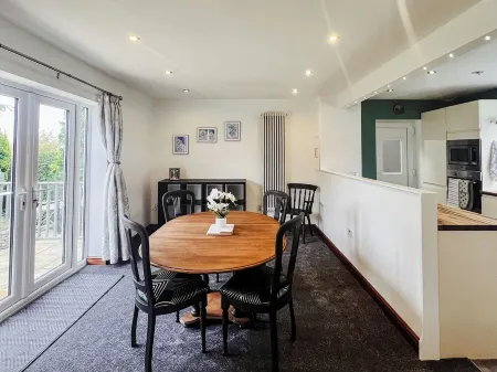 Cosy home in Brigsley, Close to Grimsby & Cleethorpes Отели в г. Гримсби