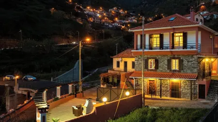 Du.val - Madeira Valley Villa Отели в г. Serra de agua