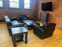 Stylish Downtown Loft!