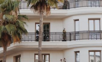 Le Square By Onomo Collection