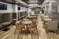 DoubleTree by Hilton Hotel Denver - breakfast