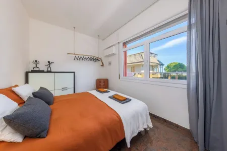 Centrally Located Apartment for 4 People, 1 Minute from the Beach