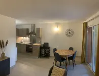 Apartment in a very quiet, secure residence Hotels in Roussillon