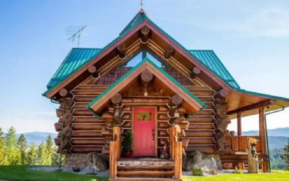 Rustic Mountain Retreat on a Peak