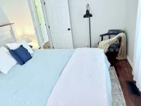 Charming 2-bedroom updated pet-friendly home in Central Salina!