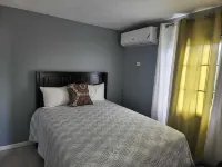 Cozy house in delightful Winchester Green Island with AC, WiFi. Hotels in Green Island