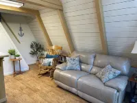 Historic A-frame 2 bedrooms plus loft, AC, WIFI and boat slip. Enjoy your stay