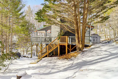 Boone Hideaway w/ Deck, Grill & Hot Tub! - 3-stjärniga