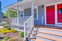 Mystic Refuge w/ Patio < 1 Mi to Downtown! - parking