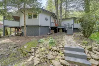 Pet-Friendly Getaway w/ Porch in Banner Elk! - 3 tähden