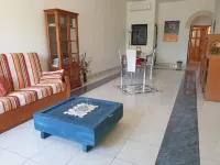 beautiful Maisonette with underlying Garage!