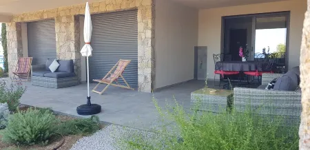 Sea view villa with garden, 5 minutes from the beach