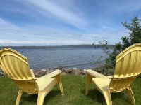Lakeside Escape: Cozy Family Cottage Retreat Hotels in Tay